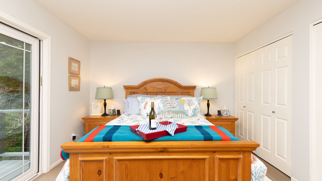 Photo of Bedroom in Gleneden Beach