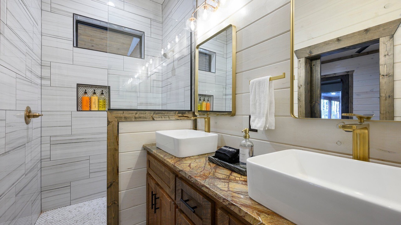 Photo of Bathroom in Pickens