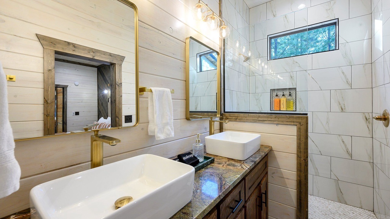 Photo of Bathroom in Pickens