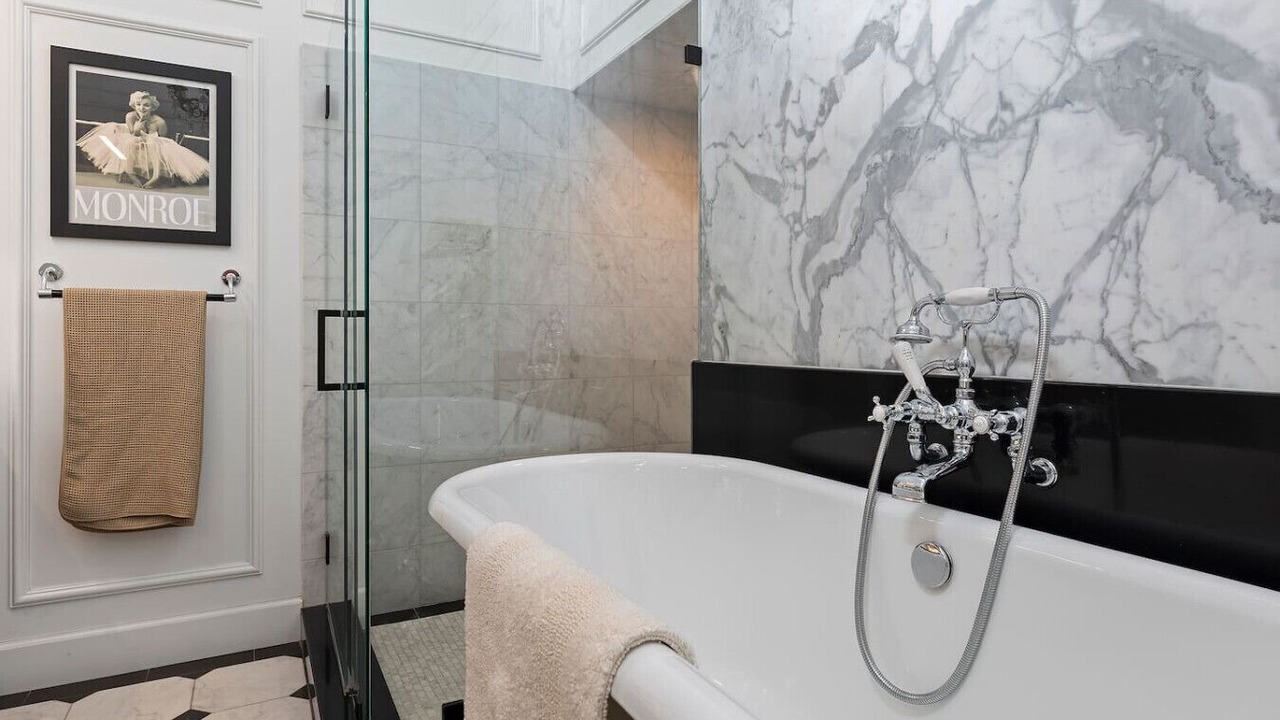 Photo of Bathroom in Old Market