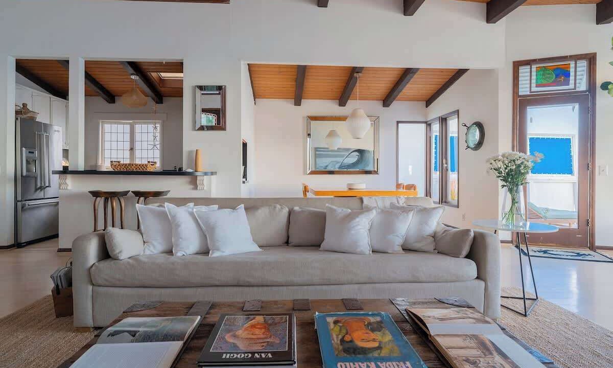 Photo of Livingroom in Western Malibu