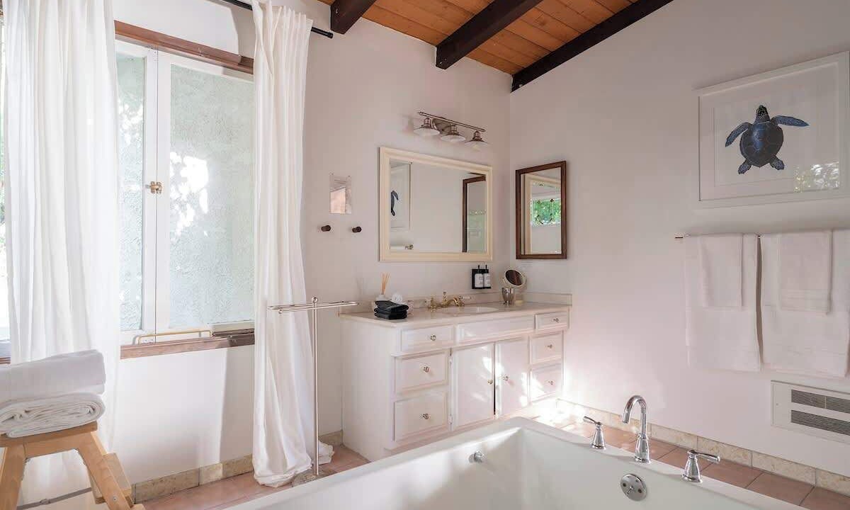 Photo of Bathroom in Western Malibu