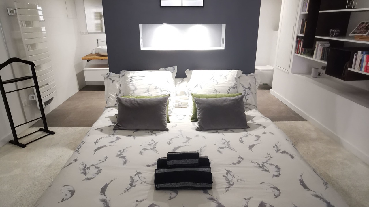 Photo of Bedroom in Carmes