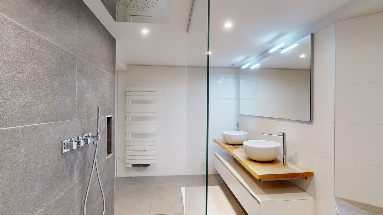 Photo of Bathroom in Carmes