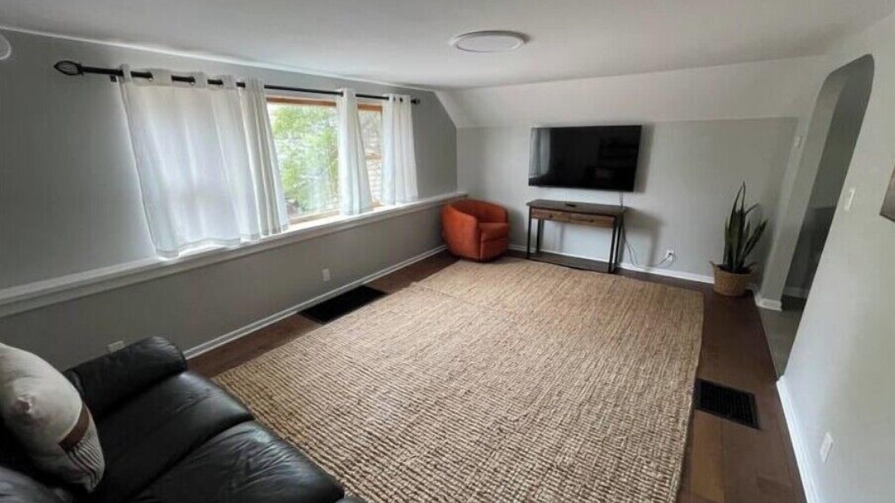 Photo of Livingroom in West Falls