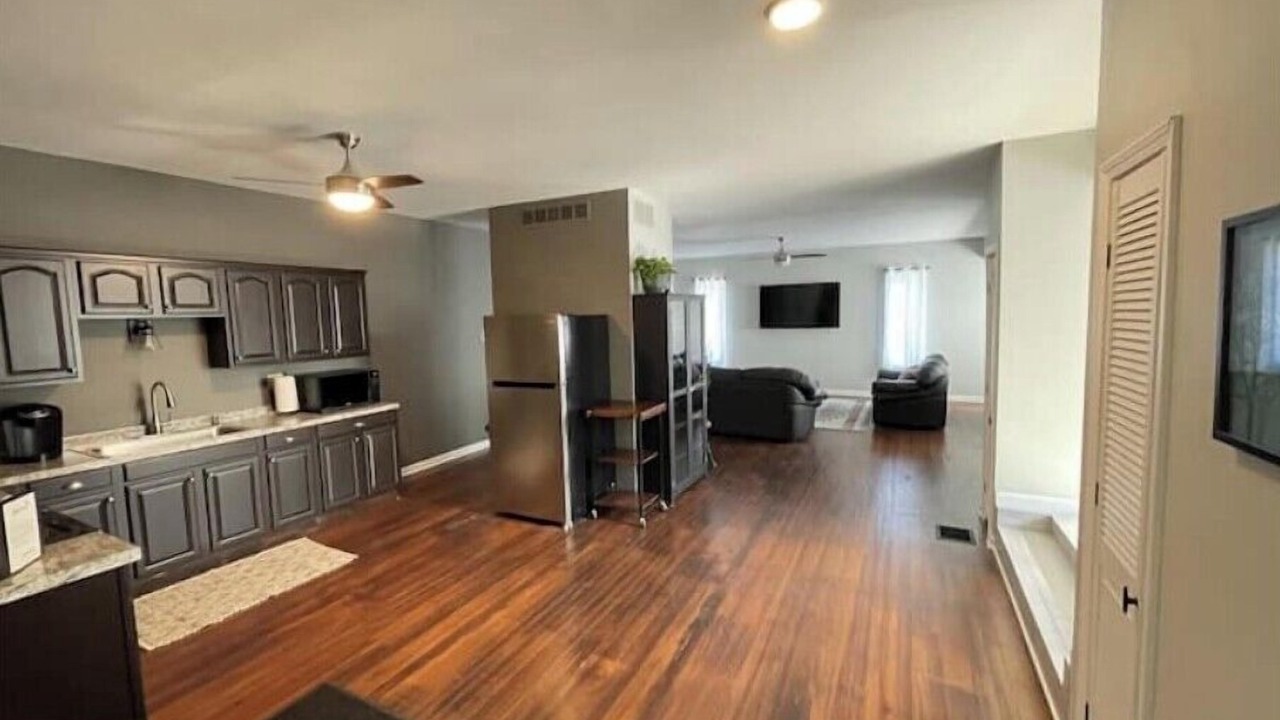 Photo of Livingroom in West Falls