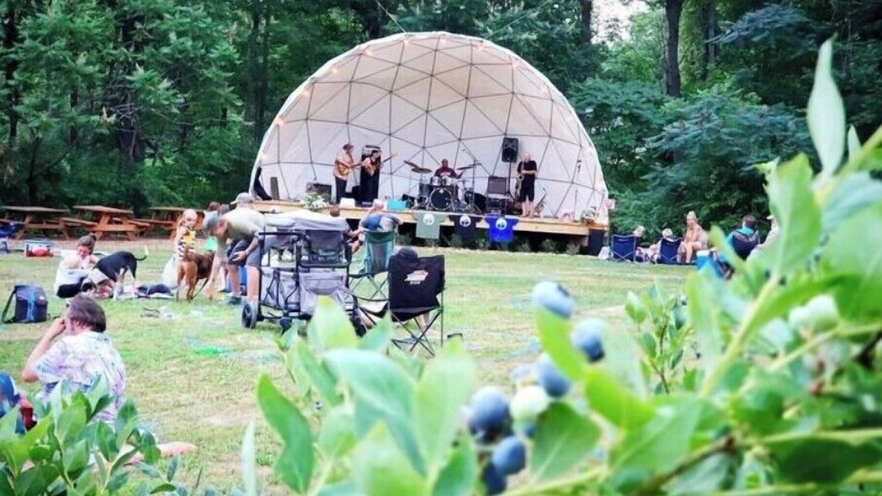 Photo of Outdoor in West Falls