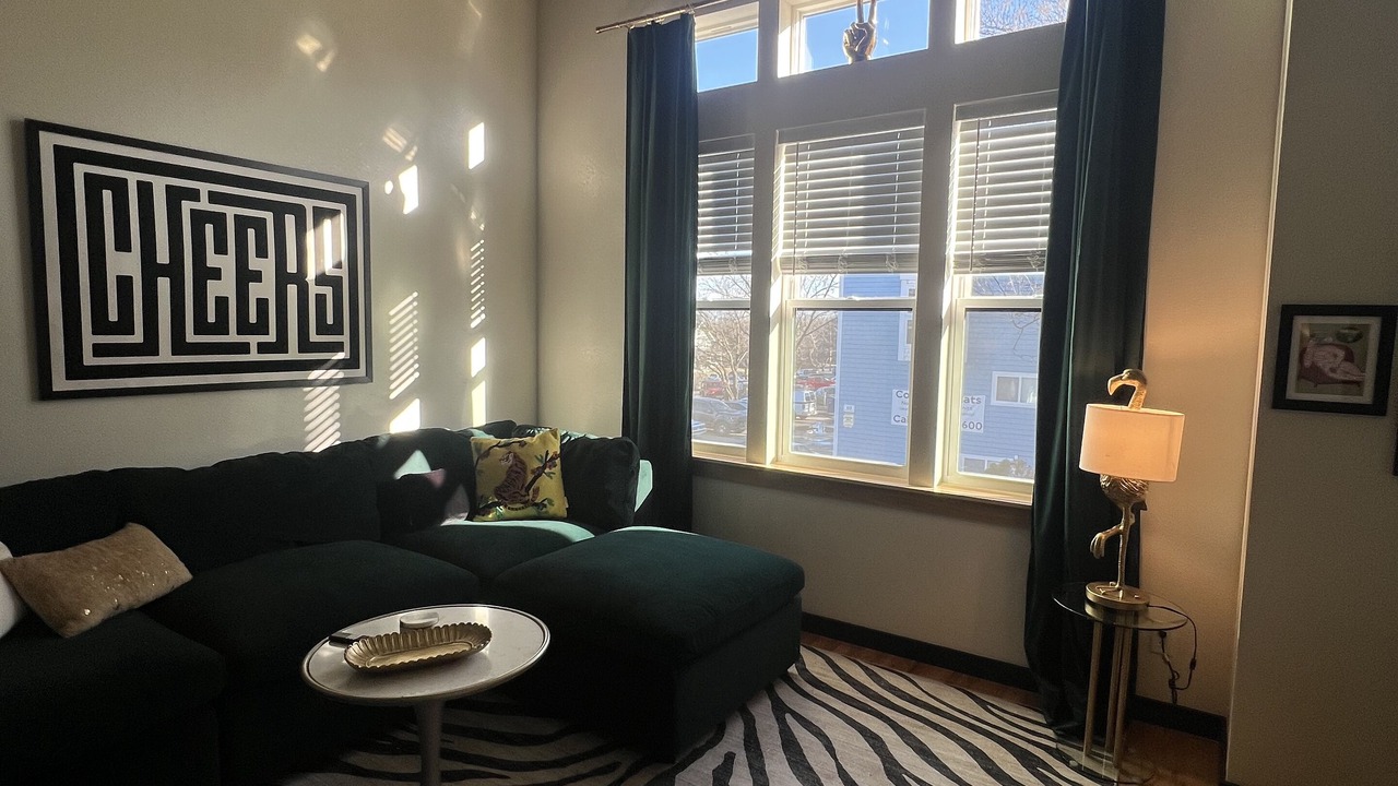 Photo of Livingroom in Oread