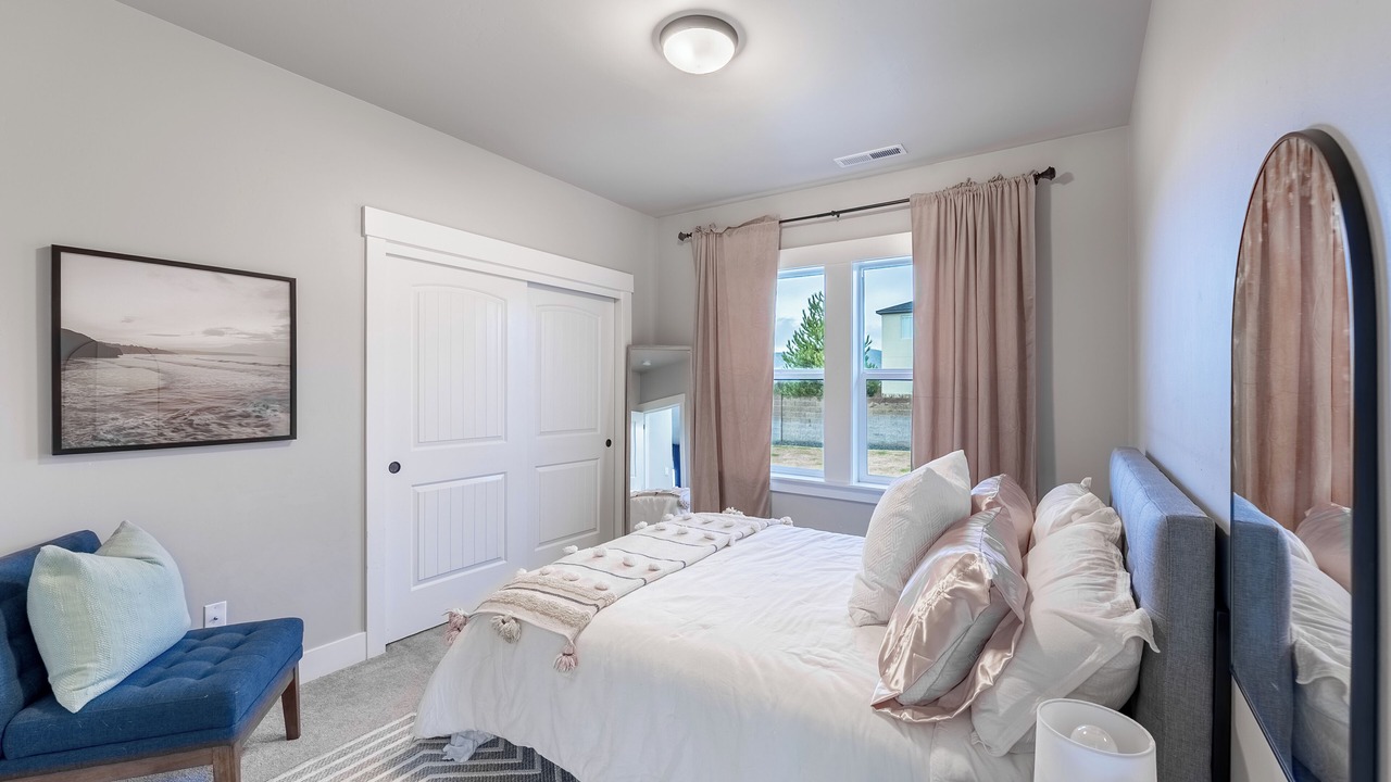 Photo of Bedroom in Benton County