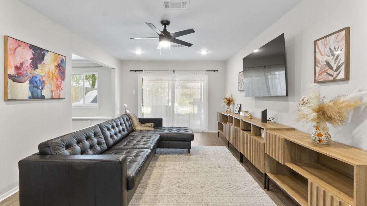 Photo of Livingroom in Spring Shadows
