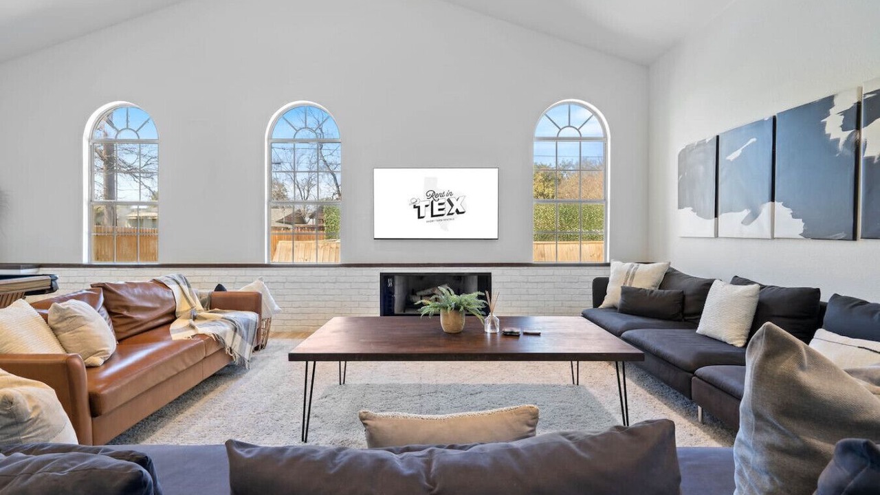 Photo of Livingroom in University Hills and Windsor Park