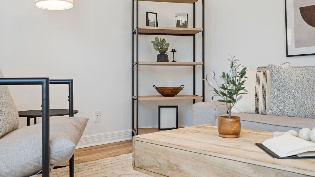 Photo of Livingroom in University Hills and Windsor Park