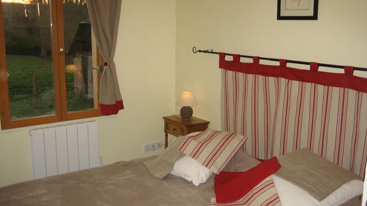 Photo of Bedroom in Bures-en-Bray