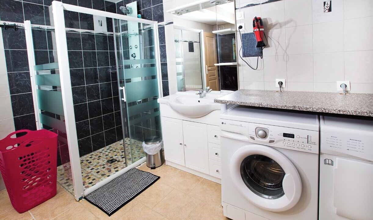 Photo of Bathroom in Saint-Victor-l'Abbaye