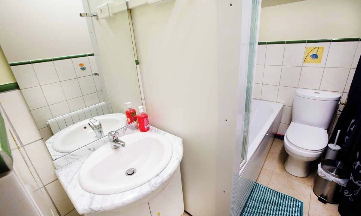 Photo of Bathroom in Saint-Victor-l'Abbaye