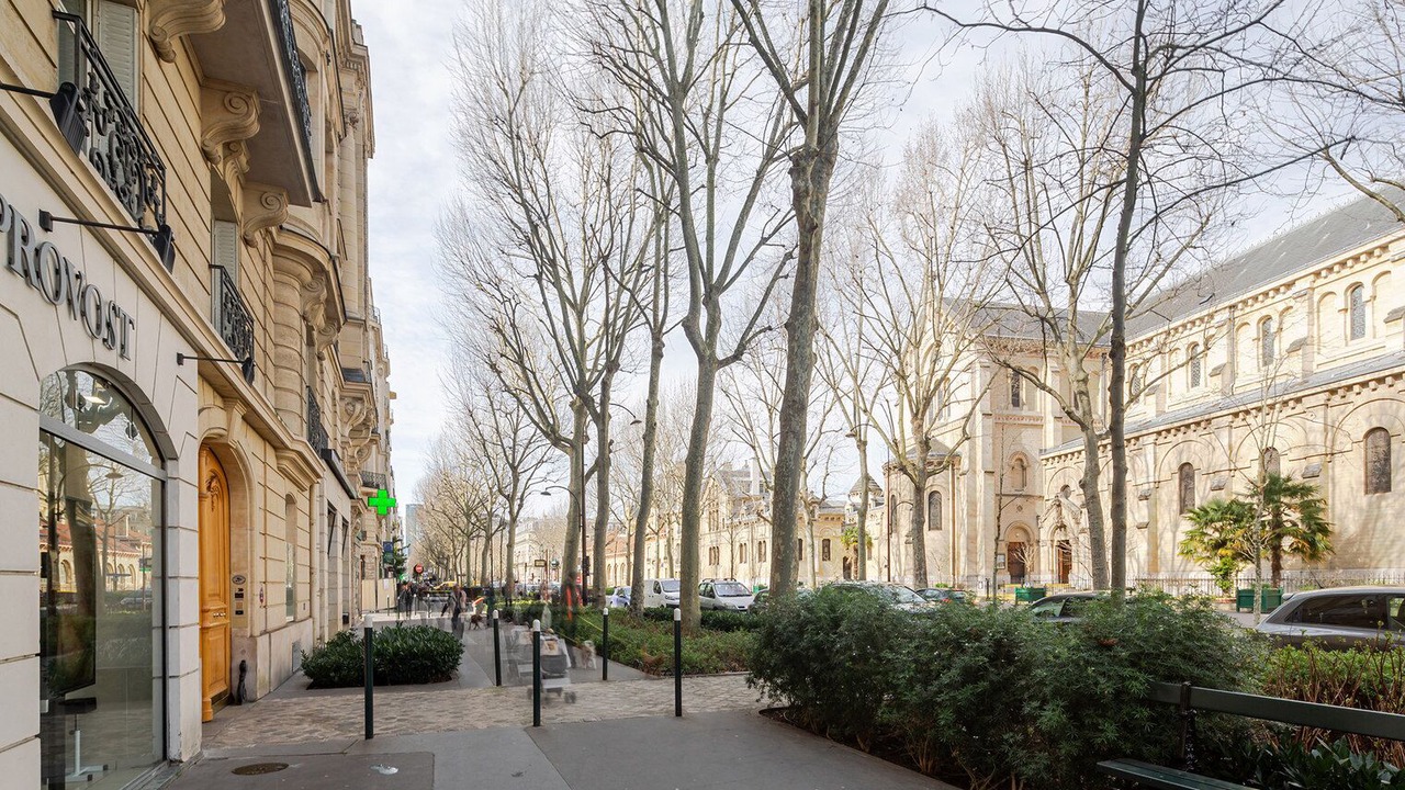Photo of Others in Neuilly-sur-Seine