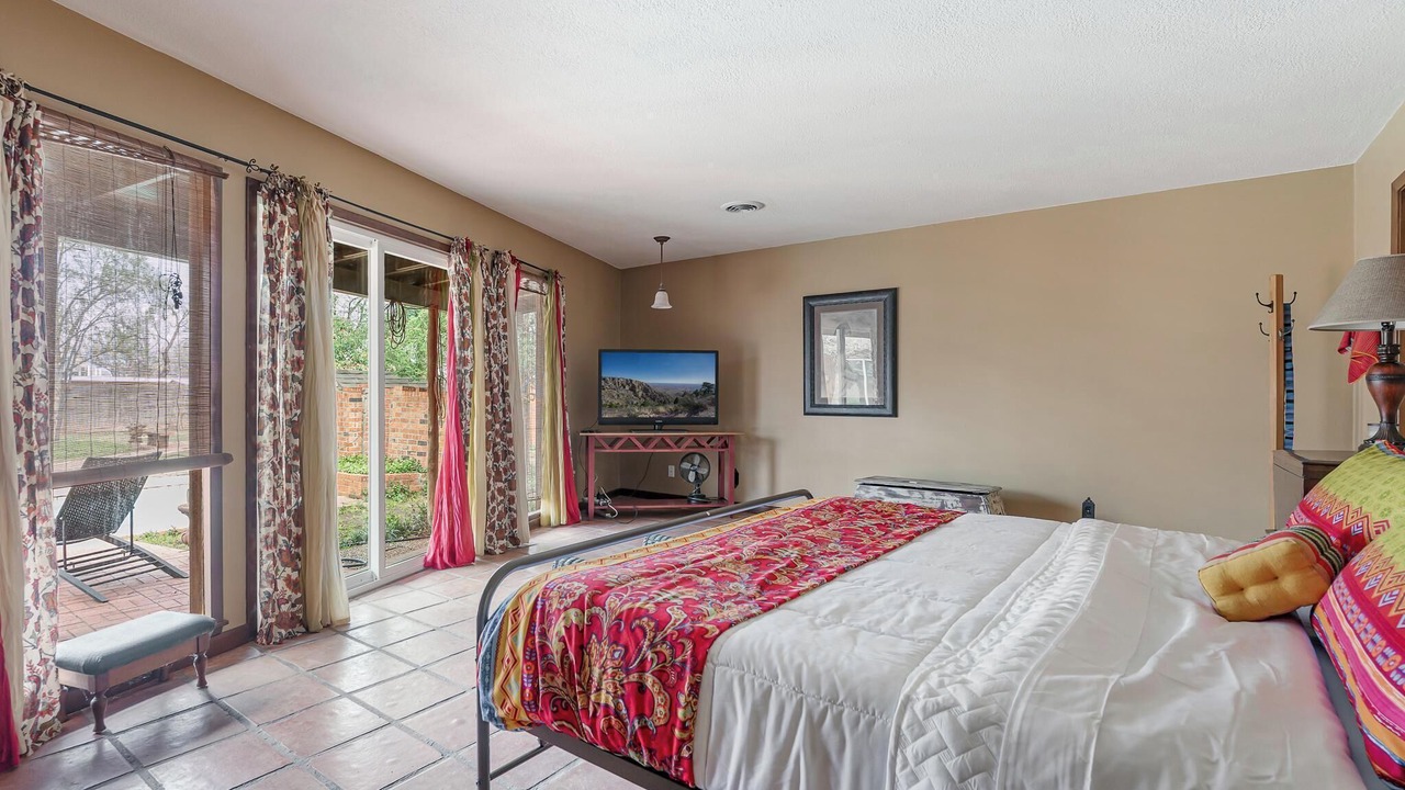 Photo of Bedroom in Elmwood Area