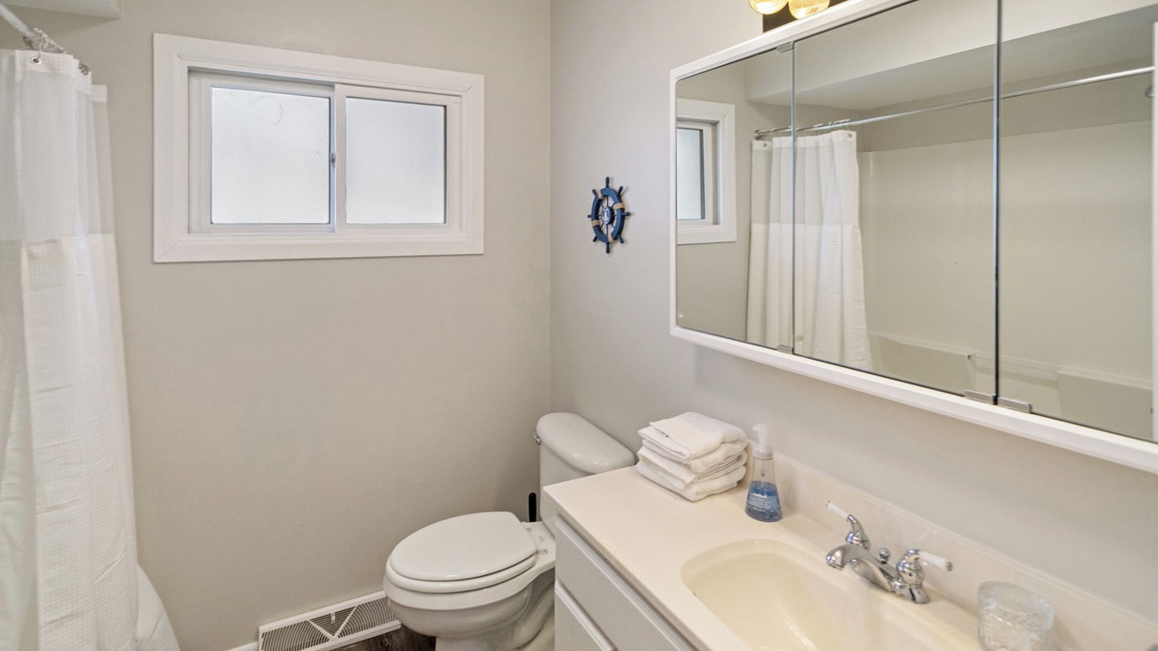 Photo of Bathroom in Russell