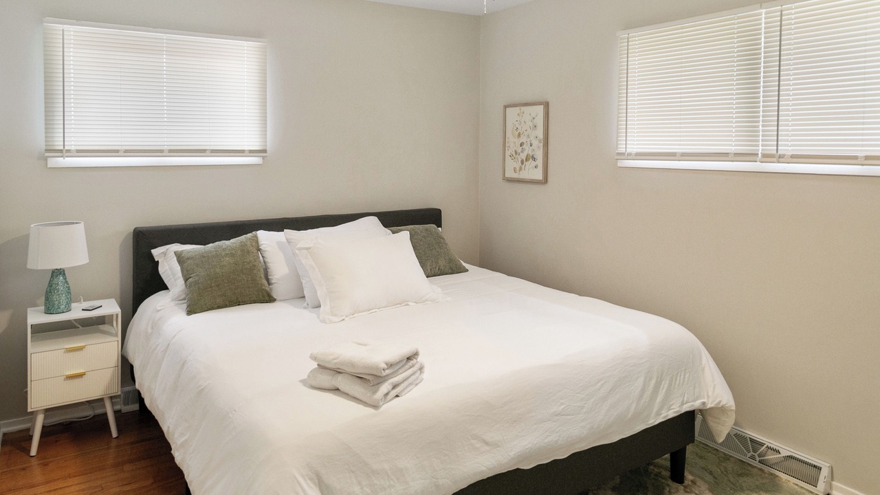Photo of Bedroom in Russell