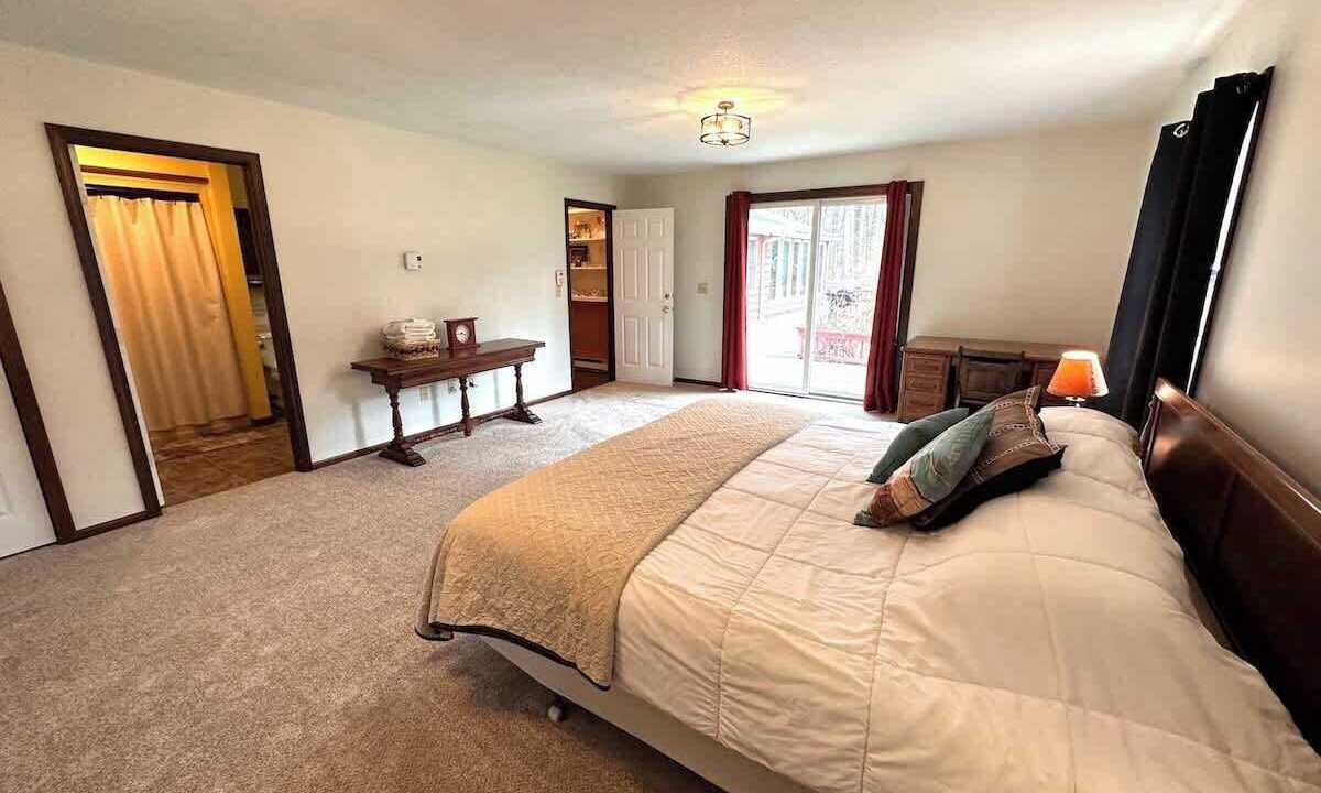Photo of Bedroom in Austinburg