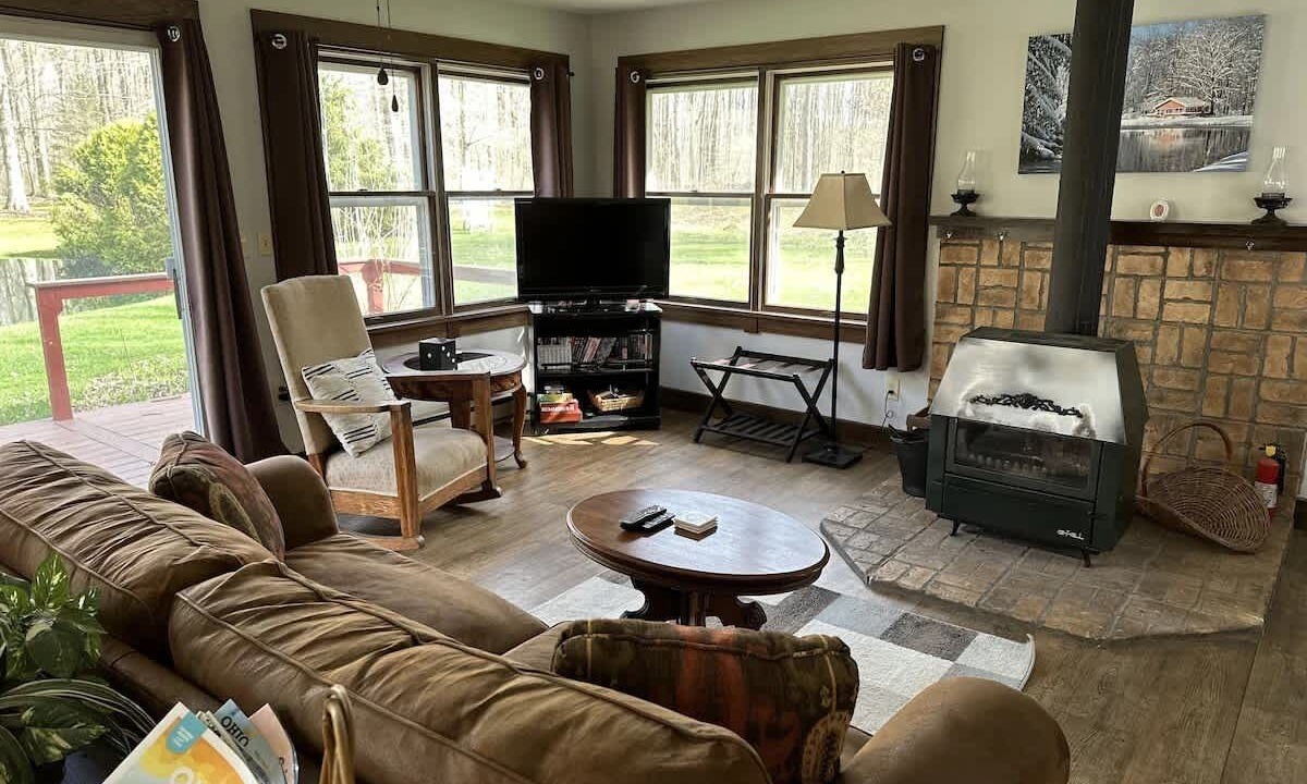 Photo of Livingroom in Austinburg