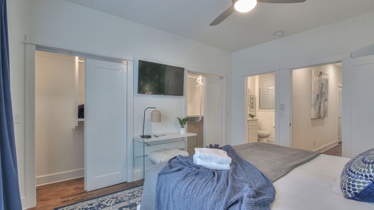 Photo of Bedroom in Hillsboro West End