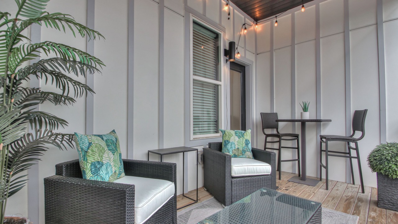 Photo of Patio Balcony in Hillsboro West End