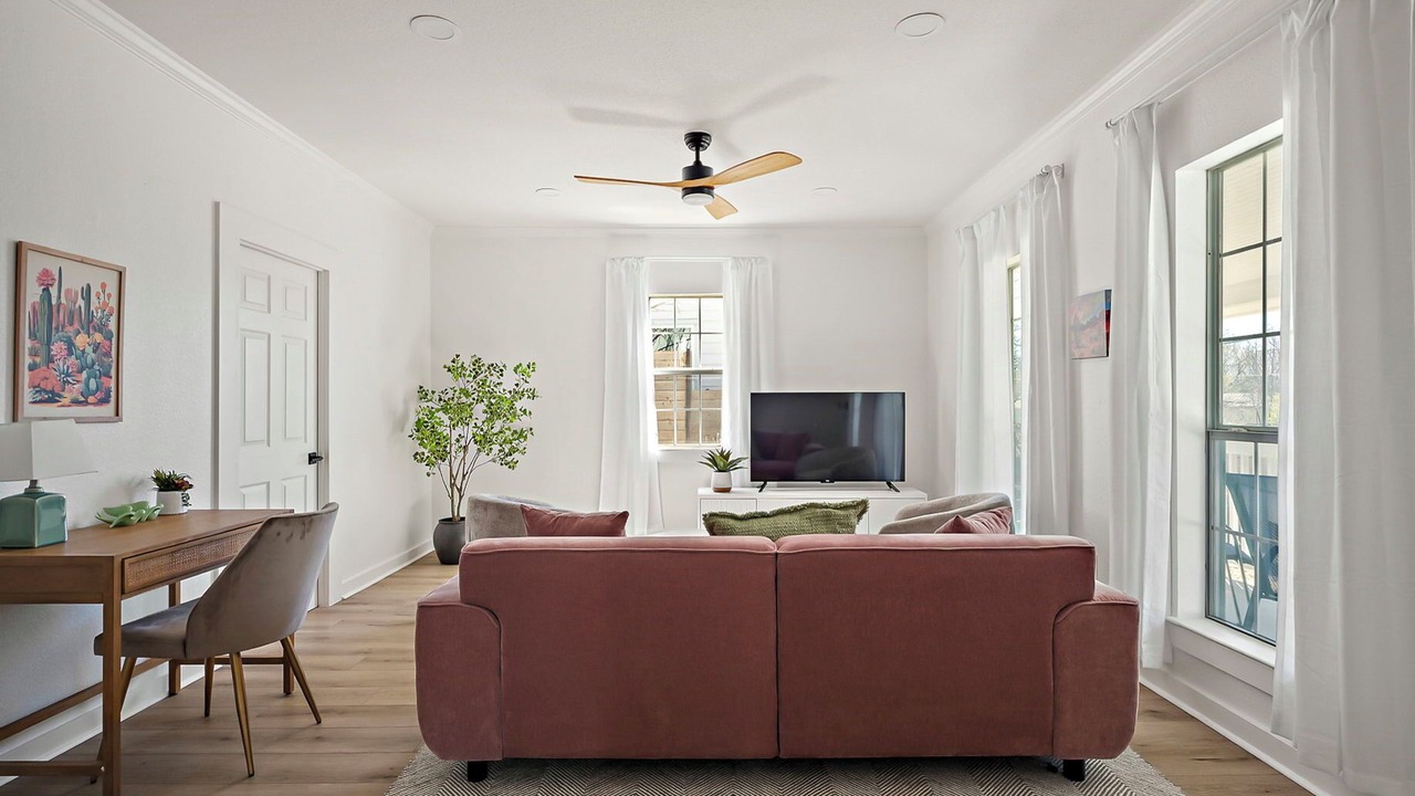 Photo of Livingroom in Chestnut