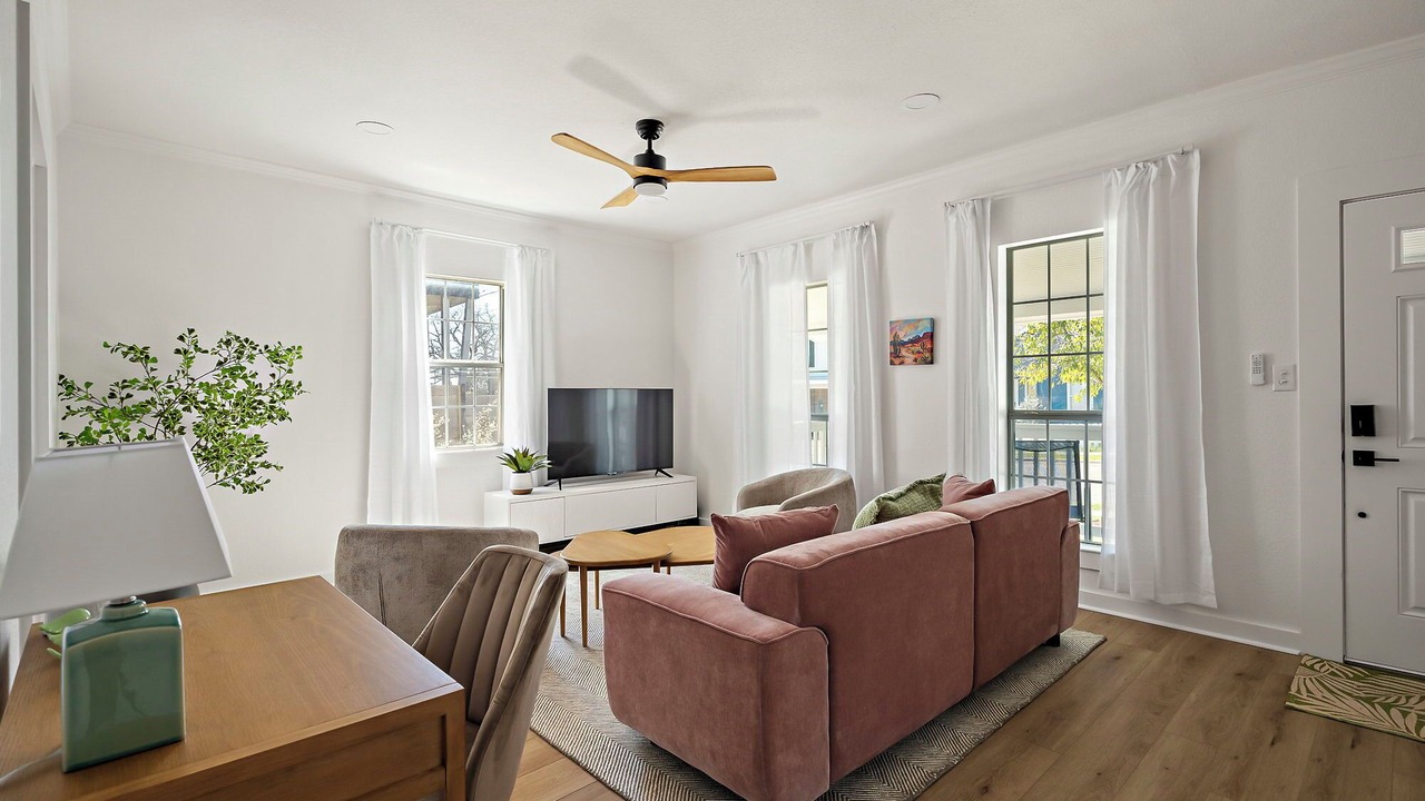 Photo of Livingroom in Chestnut