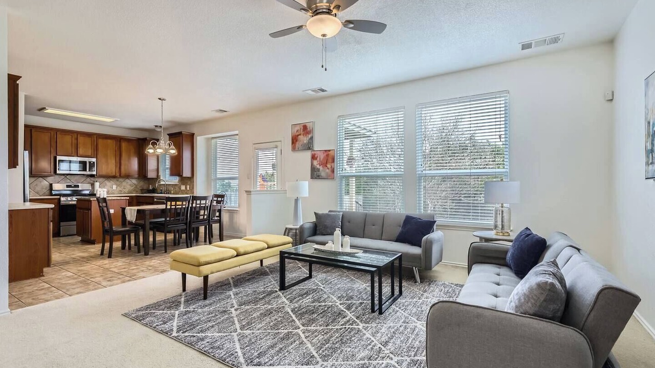 Photo of Livingroom in Avery Ranch Far West