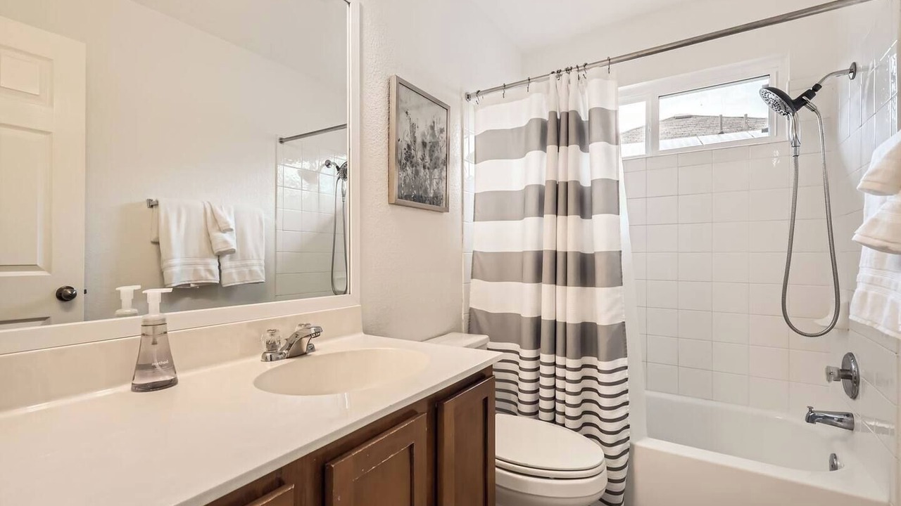 Photo of Bathroom in Avery Ranch Far West