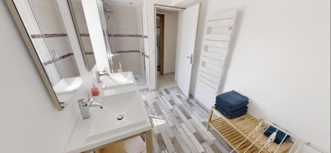 Photo of Bathroom in Courseulles-sur-Mer