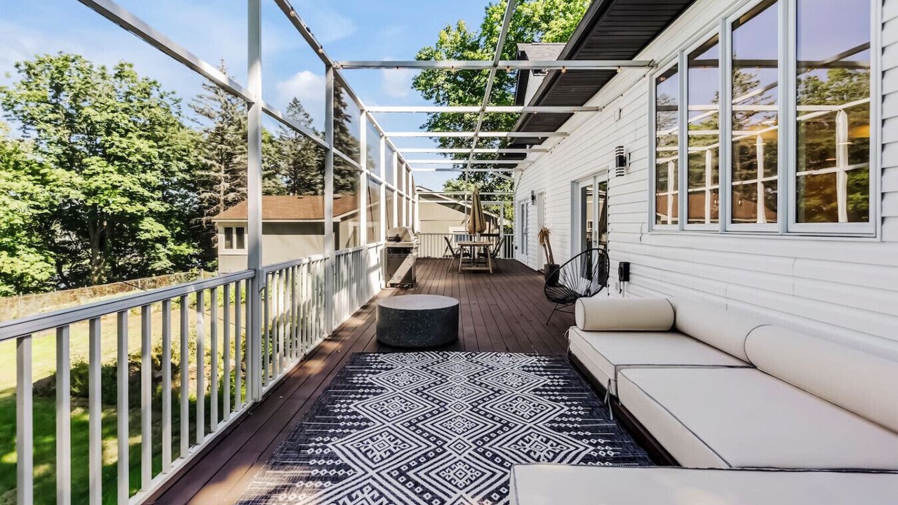 Photo of Patio Balcony in Mound