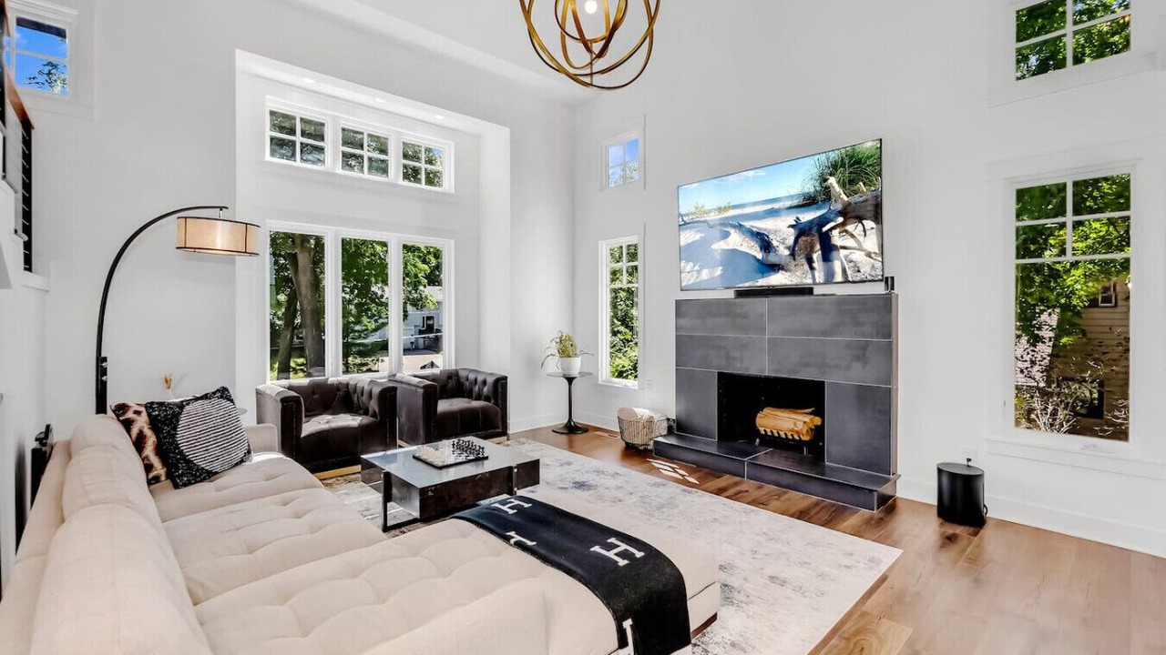 Photo of Livingroom in Mound