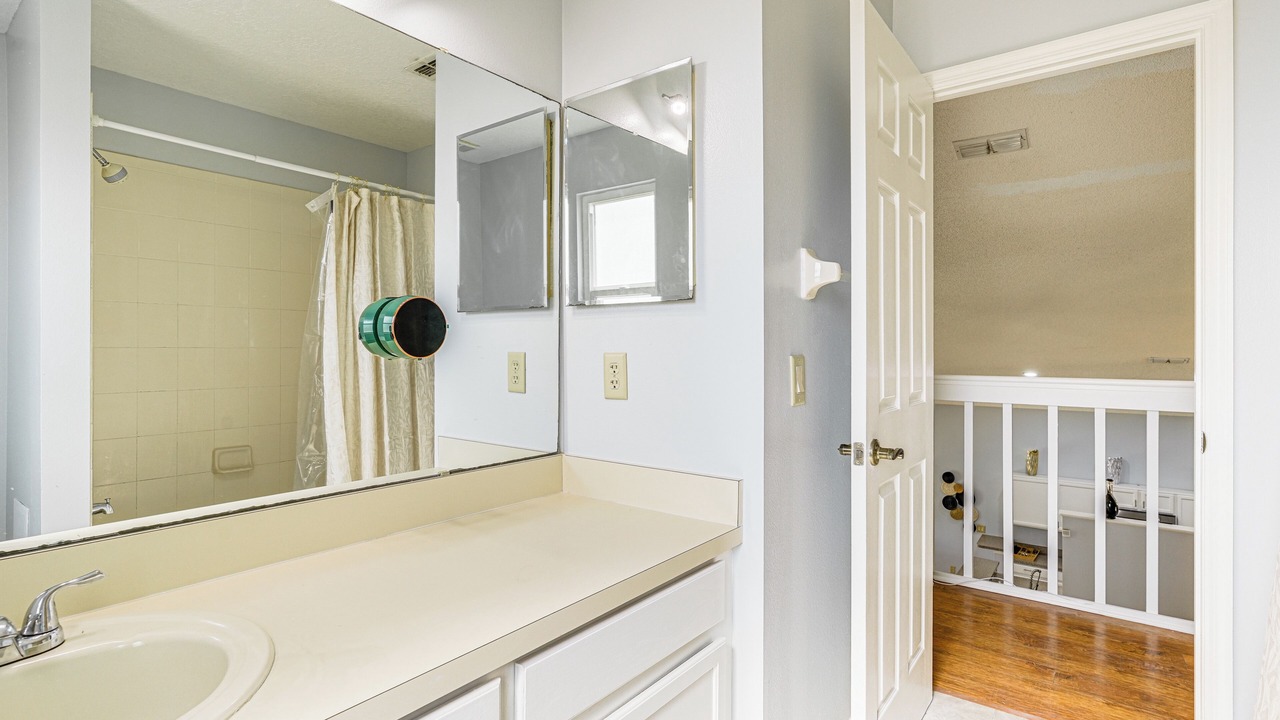 Photo of Bathroom in Lake Davenport Estates
