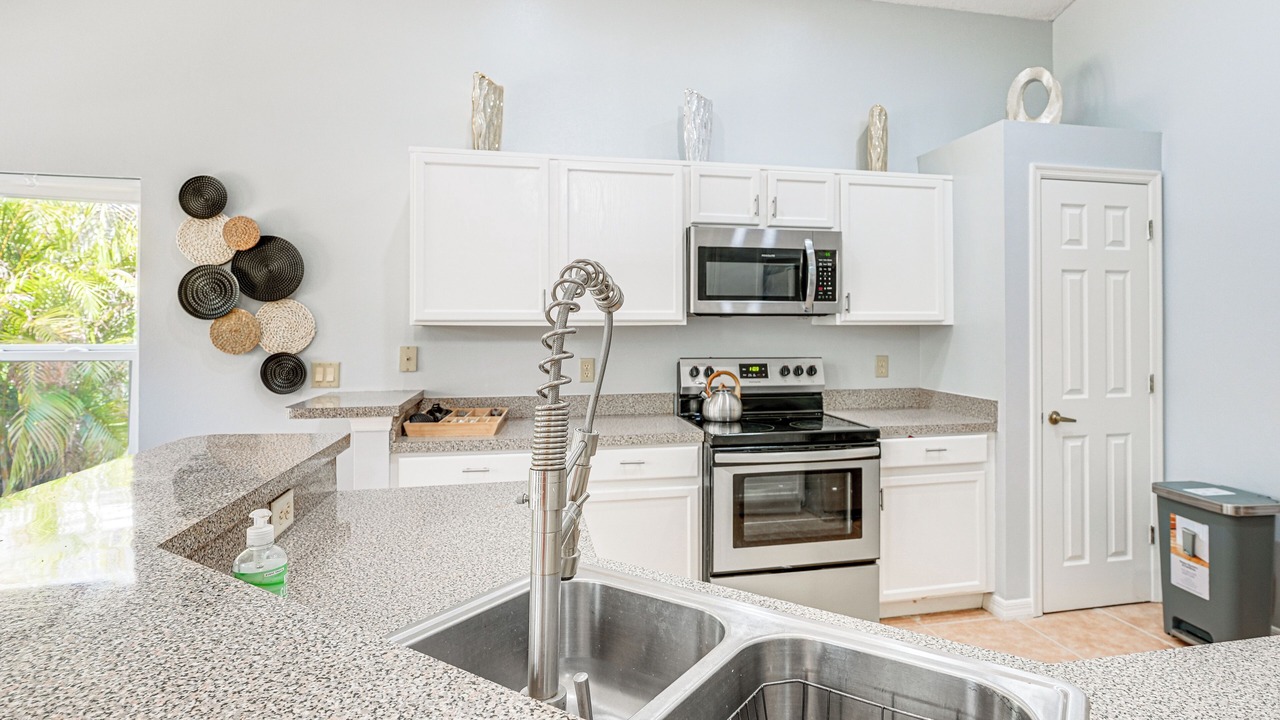 Photo of Kitchen in Lake Davenport Estates