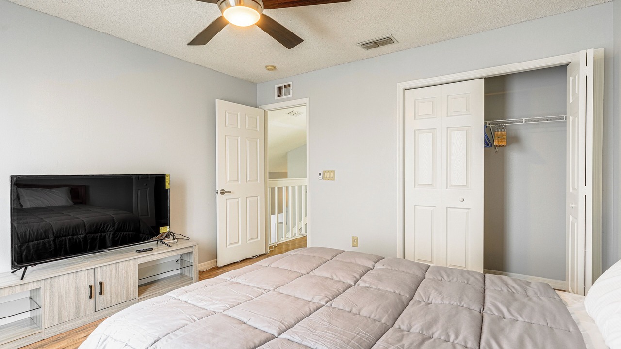 Photo of Bedroom in Lake Davenport Estates