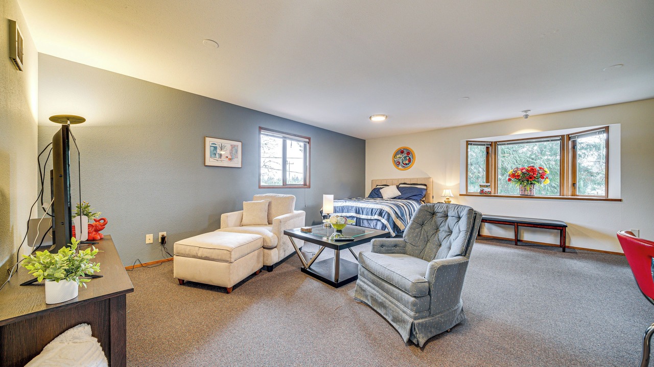 Photo of Livingroom in Seattle Metro Area
