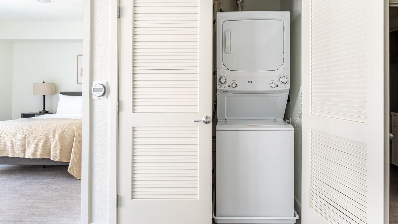 Photo of Bedroom in Downtown Berkeley