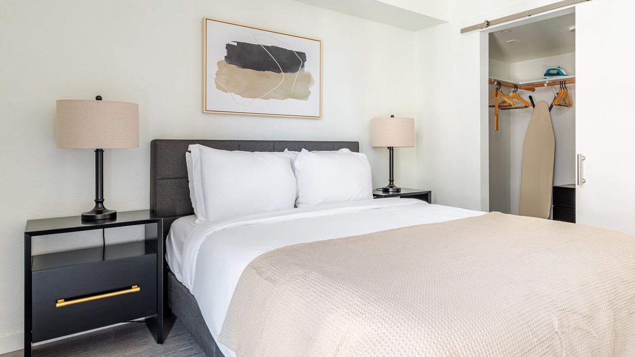 Photo of Bedroom in Downtown Berkeley