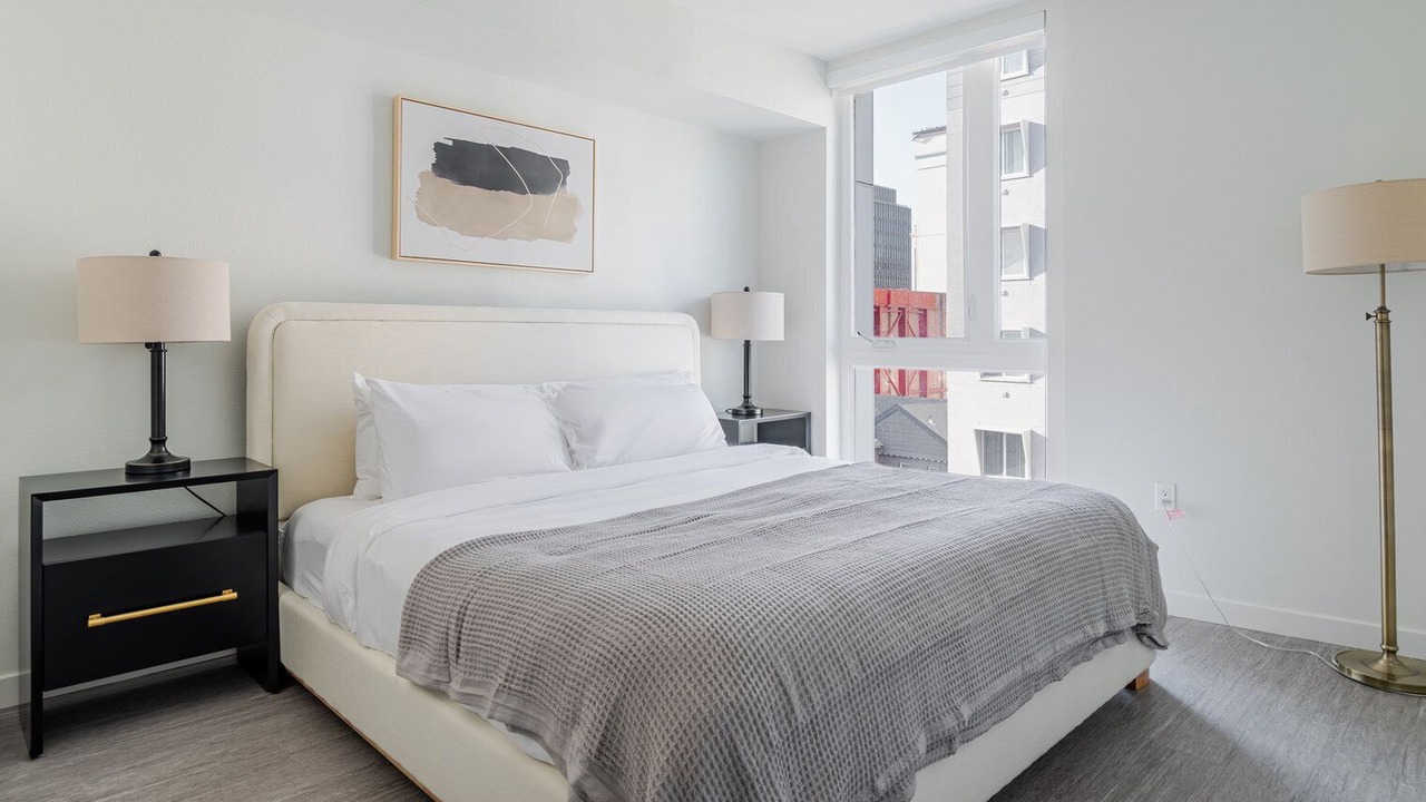 Photo of Bedroom in Downtown Berkeley