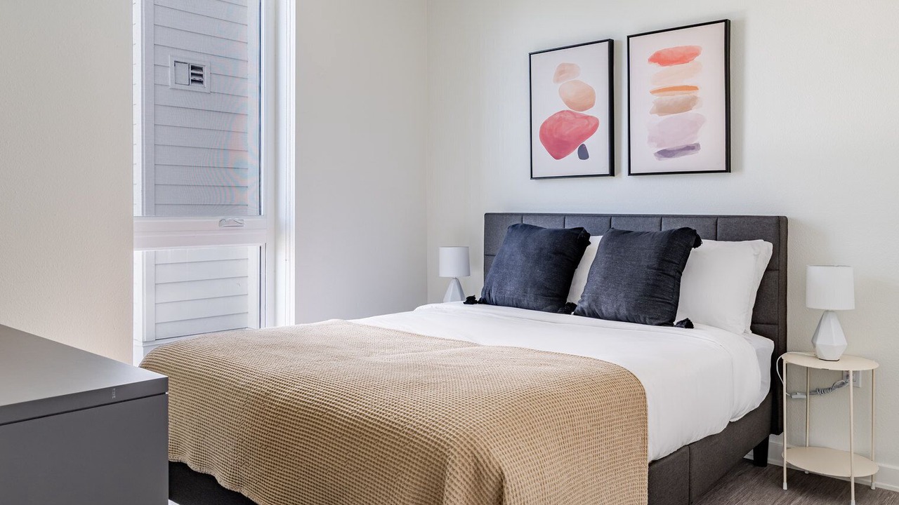 Photo of Bedroom in Downtown Berkeley