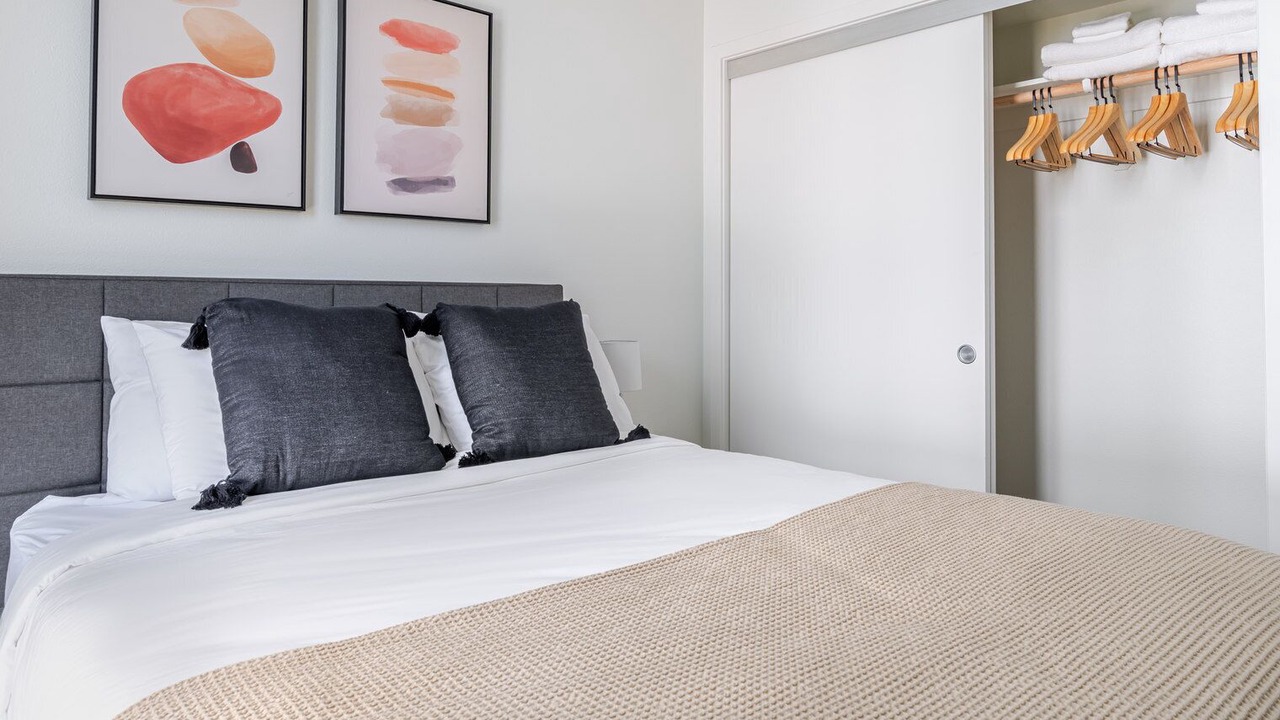 Photo of Bedroom in Downtown Berkeley