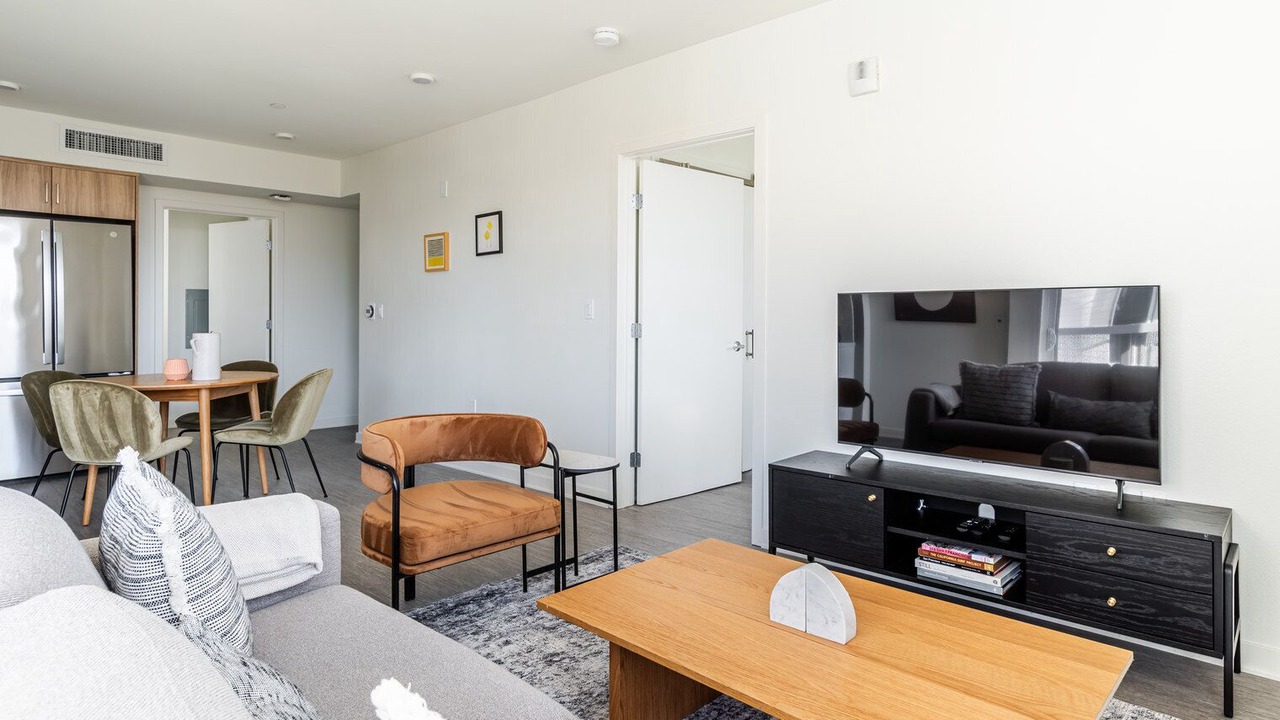 Photo of Livingroom in Downtown Berkeley