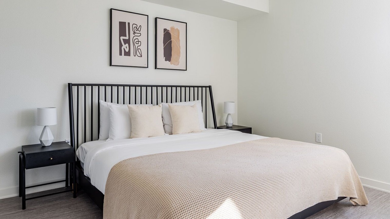 Photo of Bedroom in Downtown Berkeley