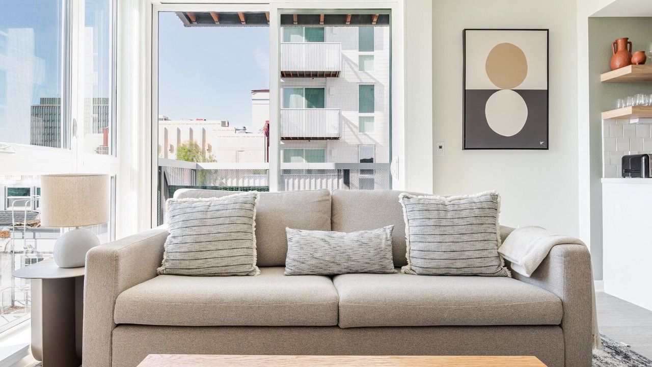 Photo of Livingroom in Downtown Berkeley