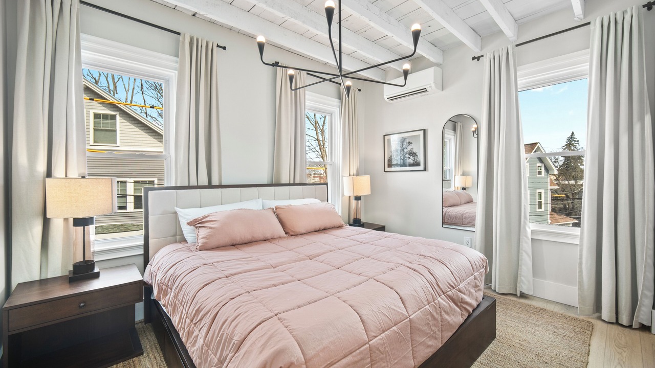 Photo of Bedroom in Hyde Square