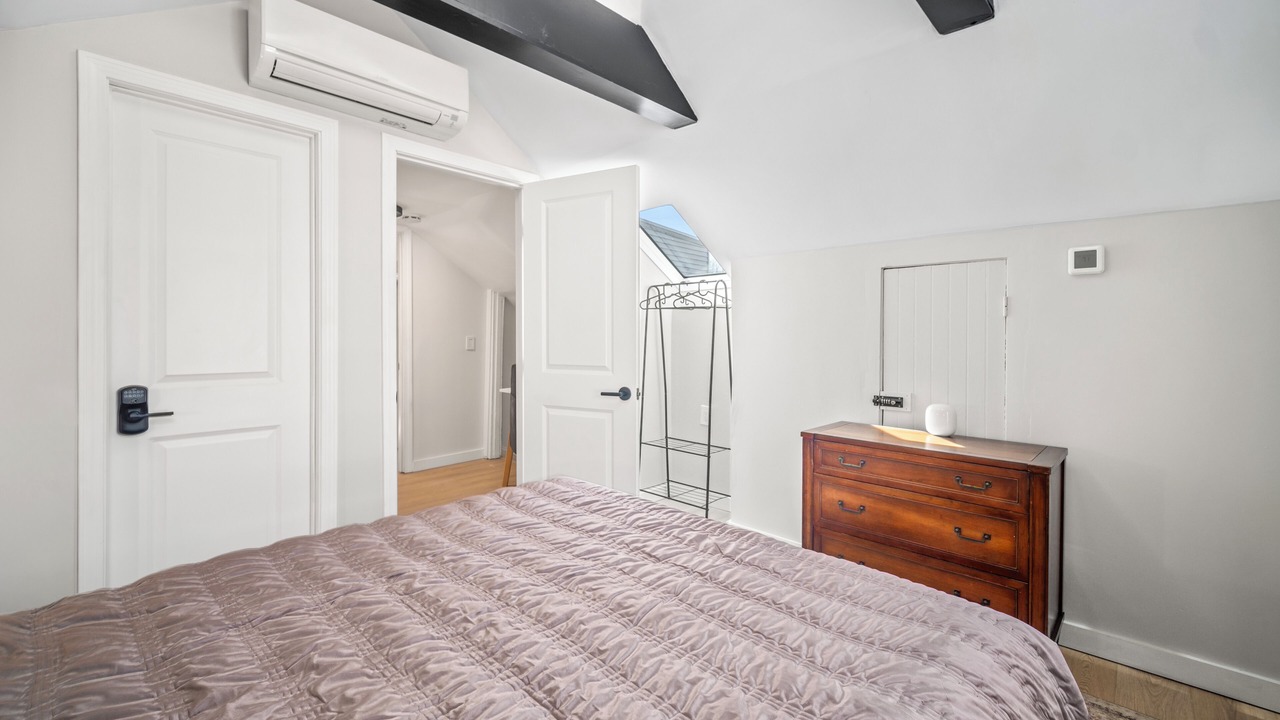 Photo of Bedroom in Hyde Square