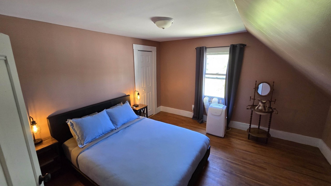 Photo of Bedroom in Shelburne