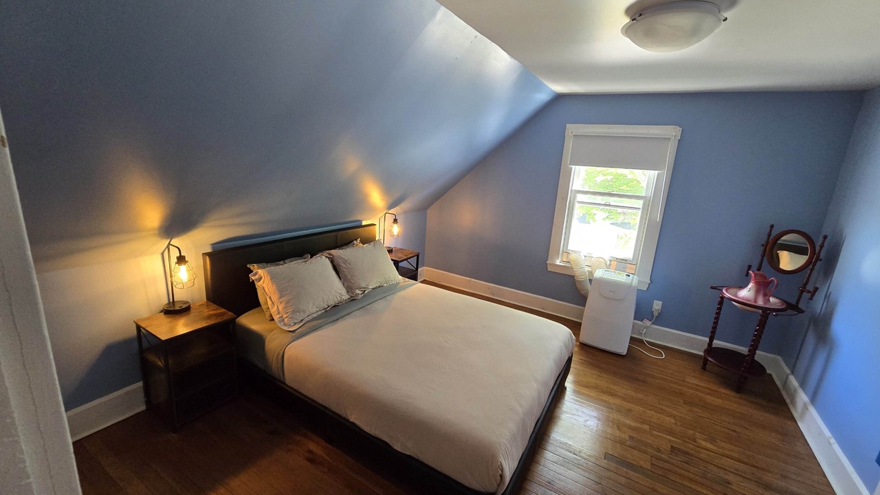 Photo of Bedroom in Shelburne